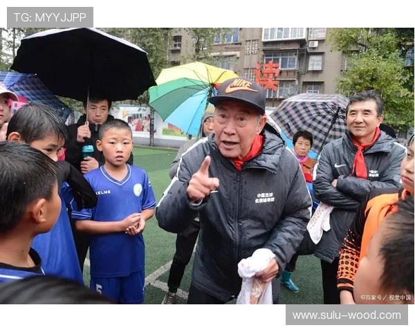 张雪峰一生痴迷国足梦想世界杯